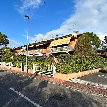 Sandy Σιρμιόνε